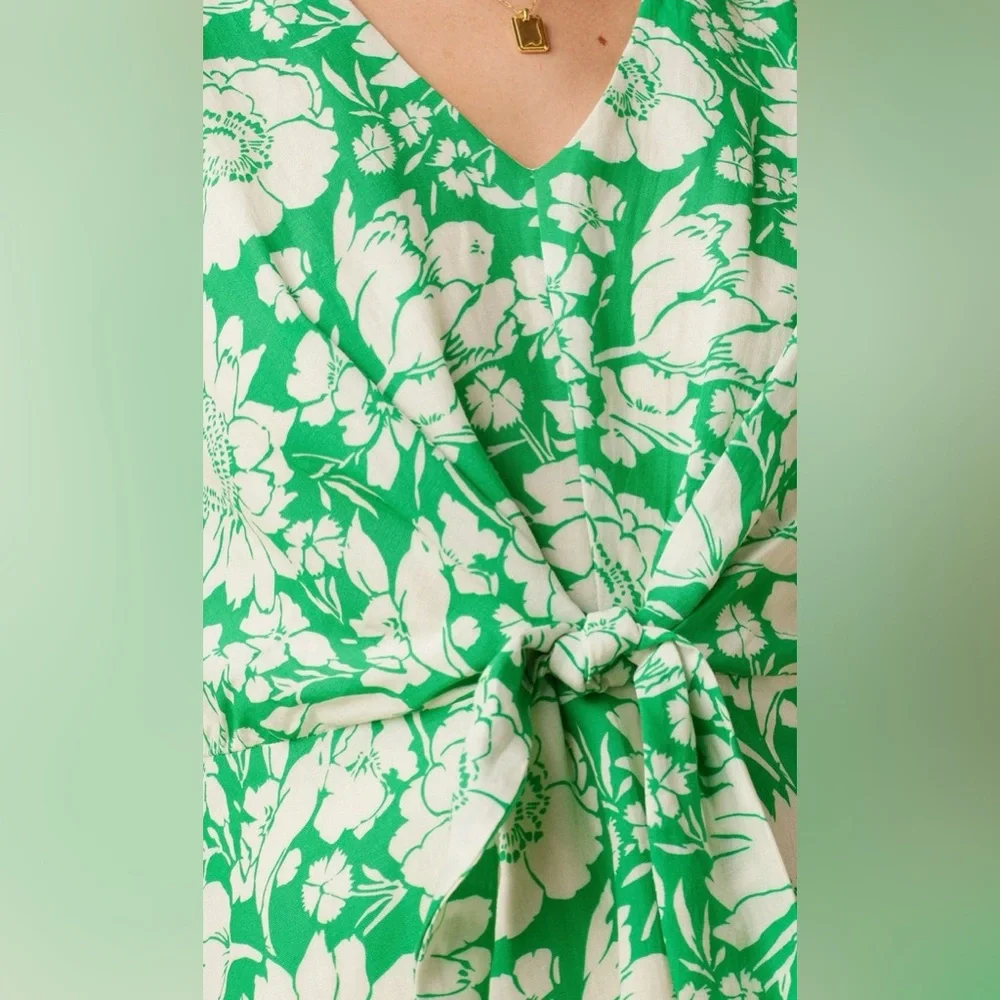 Amour Vert Keira Viscose Midi Dress in Bloomsbury Green Size Medium NWT - Picture 3 of 8